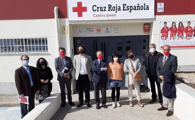 El Ayuntamiento de Béjar conoce las inquietudes de la sección de Juventud de Cruz Roja