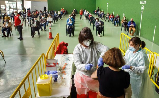 La Junta continuará vacunando el martes en Ciudad Rodrigo, Guijuelo y Fuenteguinaldo