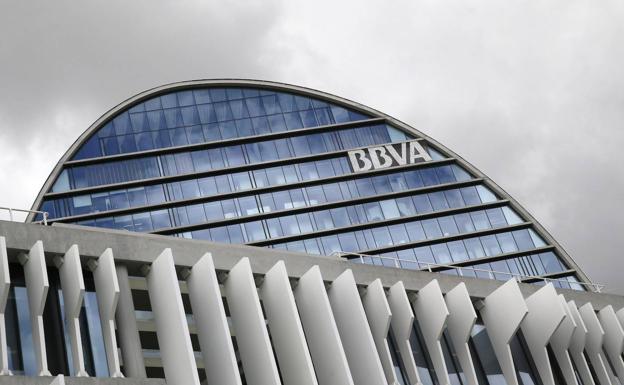 BBVA aplaza la dimensión de su ERE a después de la junta