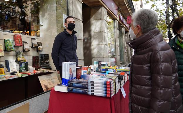 El PSOE anima a comprar en las librerías locales y sortea 10 libros comprados en ellas
