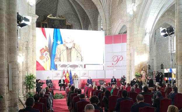 Mañueco recuerda a las víctimas de la pandemia y agradece el sacrificio de la sociedad