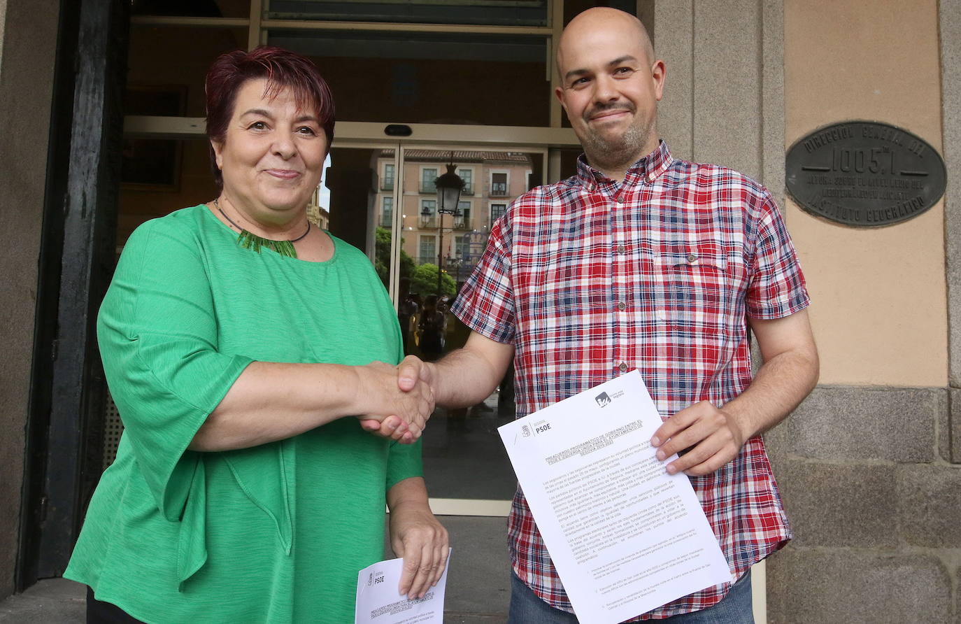 Ángel Galindo dice que a Gina Aguiar no le queda otra salida que dimitir, «sí o sí»