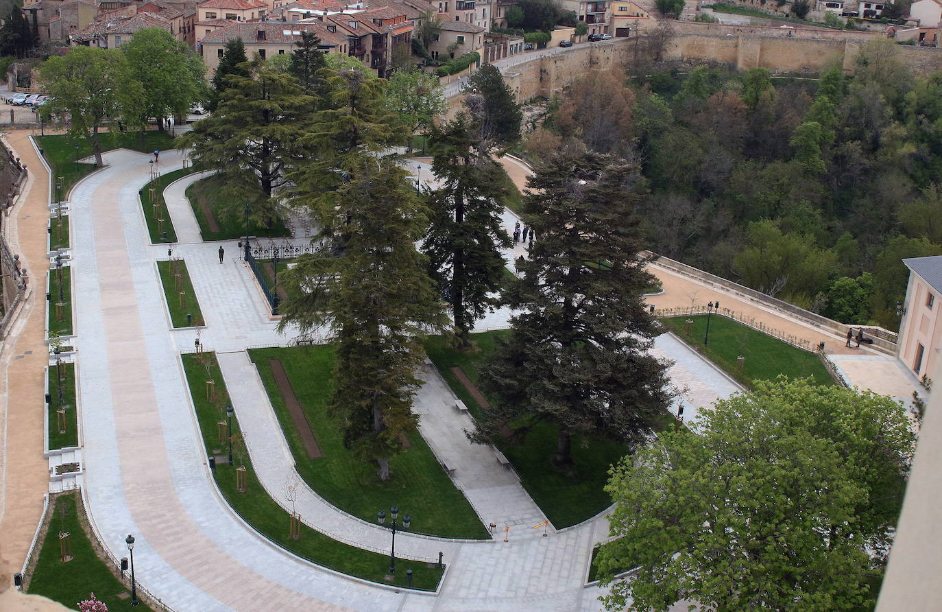 El Patronato restringirá el acceso a la plazuela del Alcázar a mascotas, patinetes o bicicletas