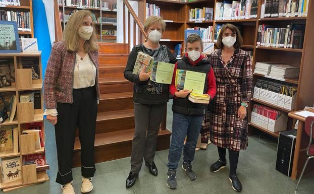 Reconocimiento a los lectores y exposición de los libros más leídos en la biblioteca municipal de Alba de Tormes