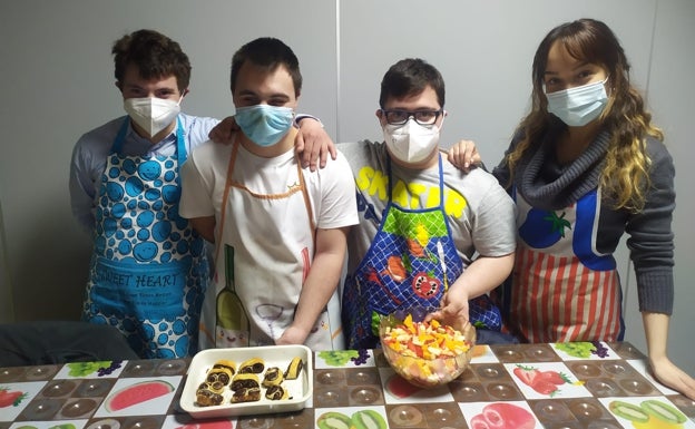 Palmeras de chocolate y macedonia, por los Top Chef Down de Palencia