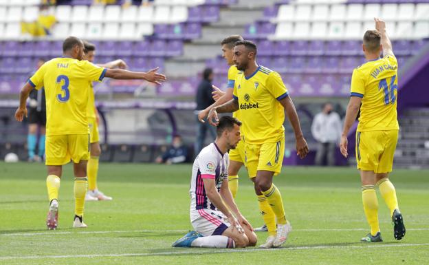 Al Real Valladolid le entra el temblor y tira otro partido más al desagüe