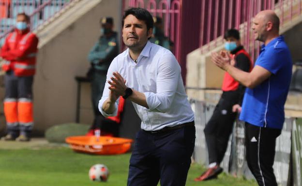 Lolo Escobar: «El arbitraje de hoy para el Salamanca UDS es lo de todo el año, lo habitual»