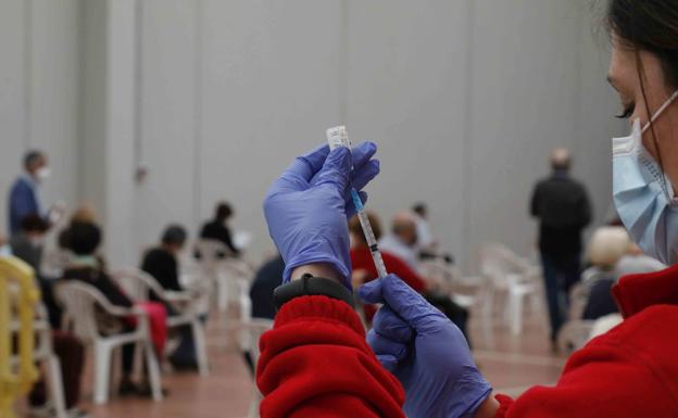 Castilla y León alcanzará la próxima semana el millón de vacunas contra la covid puestas