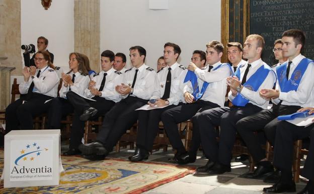 Antiguos alumnos de Adventia forman a las nuevas generaciones de pilotos