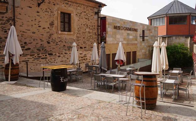 El 60% de los salmantinos no pueden entrar en el interior de la hostelería