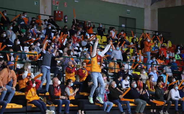 El Aquimisa Carbajosa se queda en la LEB Plata un año más tras un duelo dramático ante el Jairis (78-65)