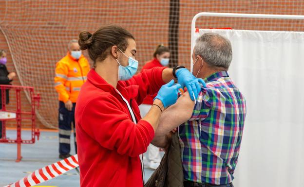 Castilla y León administra casi 12.000 vacunas contra el coronavirus