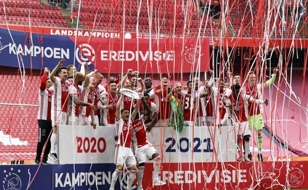 ambición Complaciente radio El Ajax, campeón de la Eredivisie | El Norte de Castilla