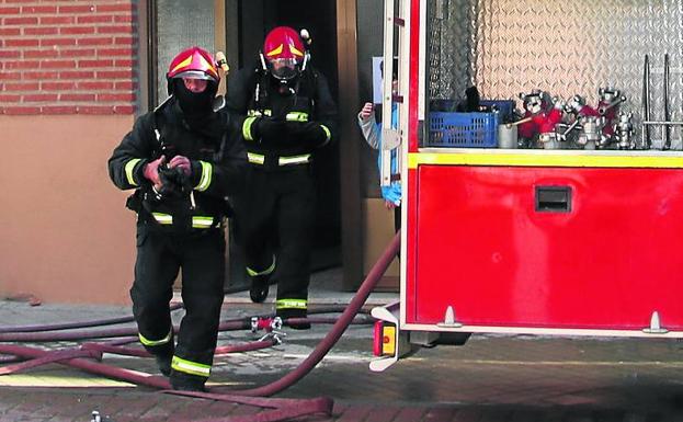 Cuéllar pide mejores condiciones en el convenio del servicio de bomberos