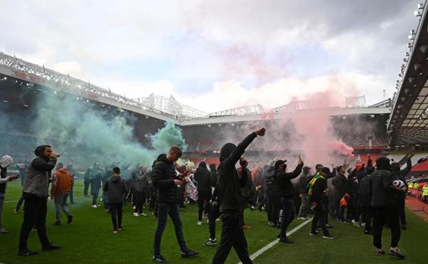 Aplazado el United-Liverpool por las protestas de los hinchas