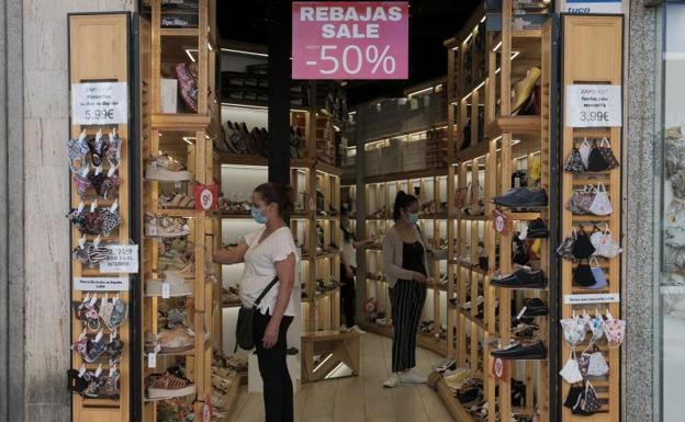 Los consumidores de la comunidad gastan en el primer trimestre el 8% menos que el año pasado