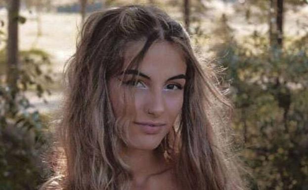 Clara González, 20 años, técnico de Farmacia: «El riesgo es casi inexistente, así que animo a ponérsela»