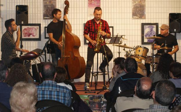 El pop rock de Signals y el jazz de Cream Quartet en el Cervantes