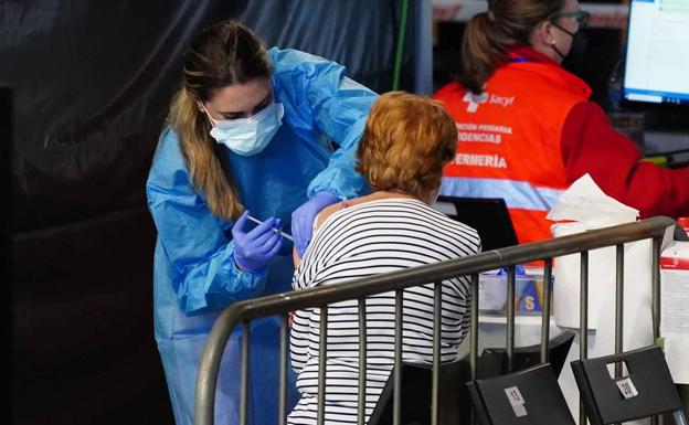 Linares de Riofrío se suma a las vacunaciones masivas de la Junta este jueves