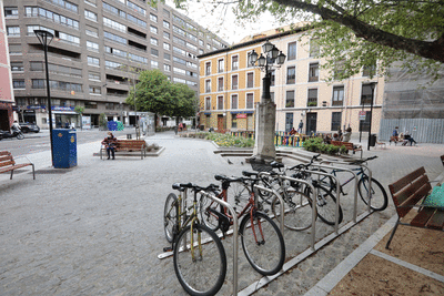 Bancos, sombra, terrazas, columpios... una tesis analiza el porqué del éxito de algunas plazas de Valladolid