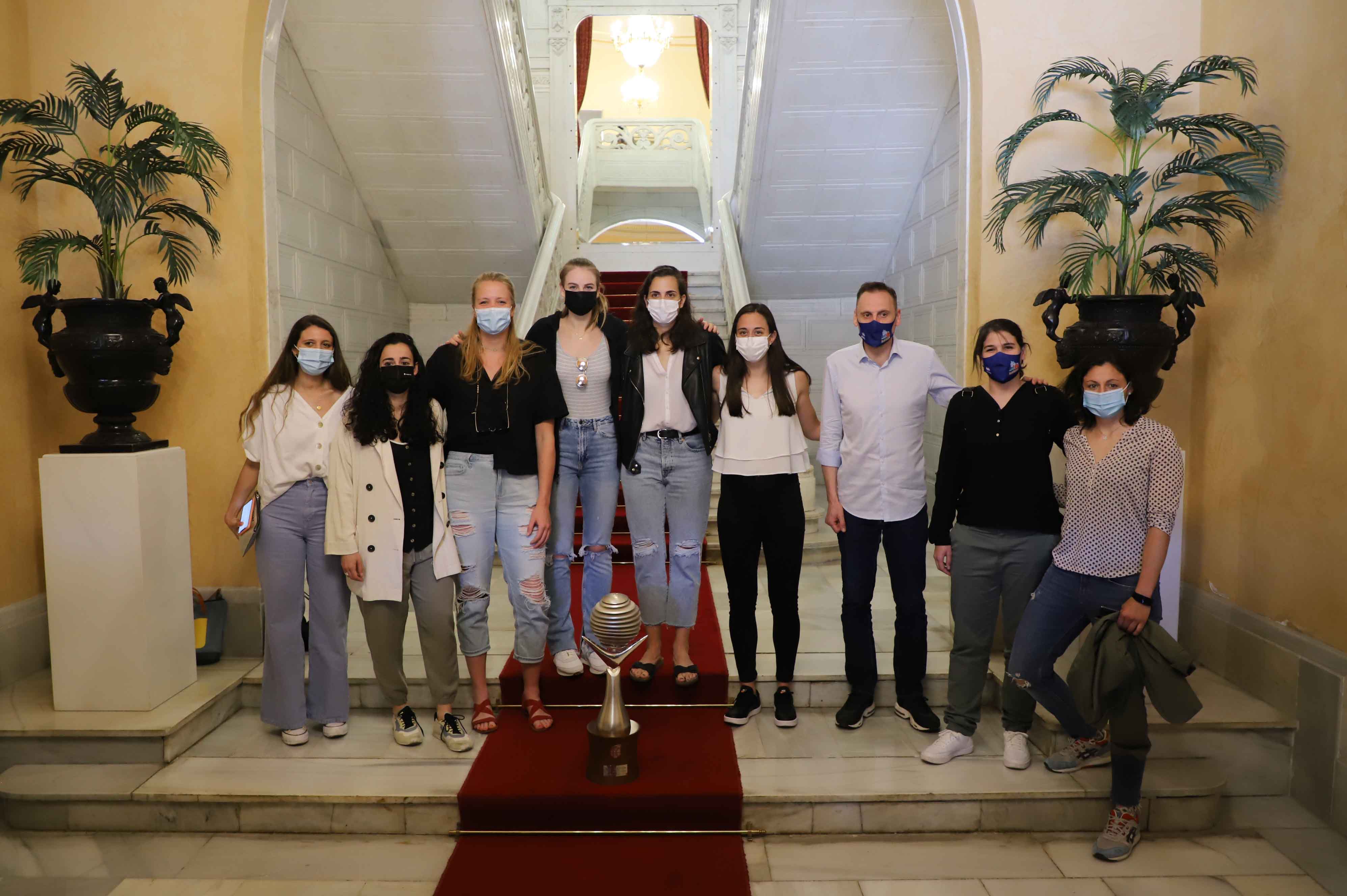 Recepción en el Ayuntamiento al CB Avenida