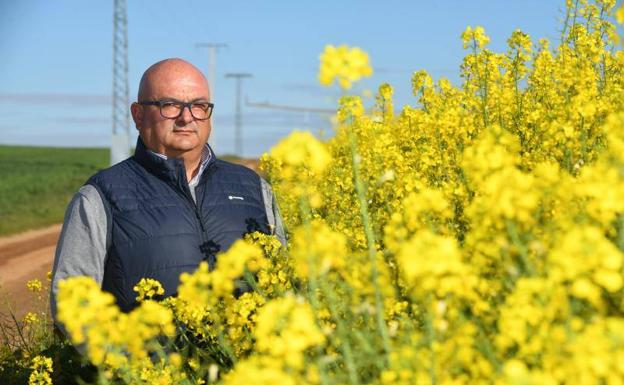 Armando Caballero: «Agricultores y ganaderos damos de comer a los lobos»