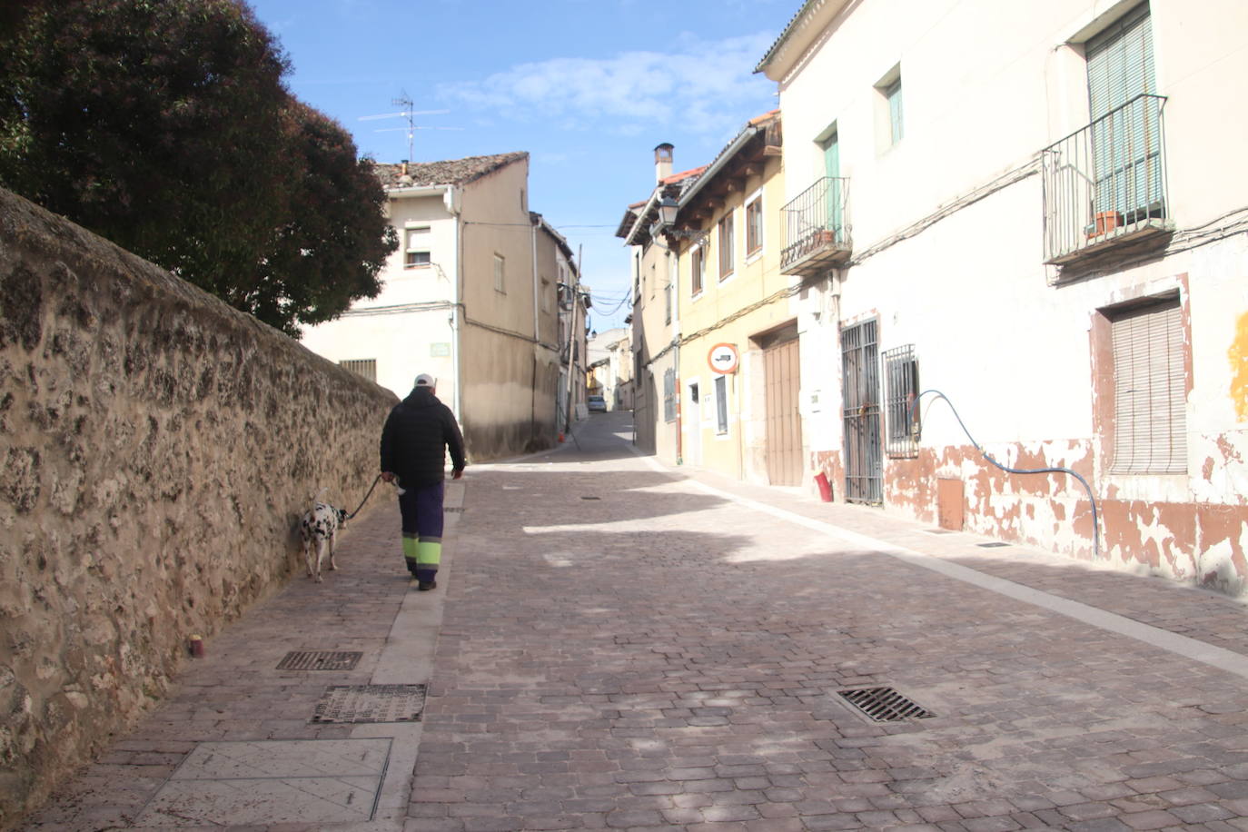 La mayoría de las calles del casco histórico de Cuéllar limitarán su velocidad a 20 por hora