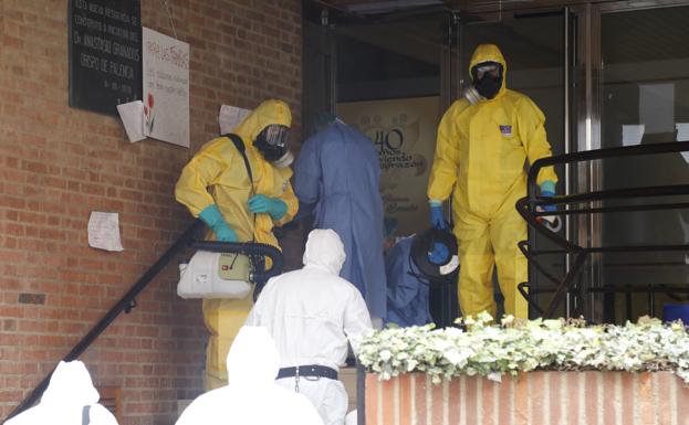 La Junta encargó doce sondeos políticos sobre la pandemia para guiar su gestión