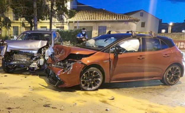 Muere en La Bañeza tras chocar frontalmente con un vehículo del que huyeron tres ocupantes