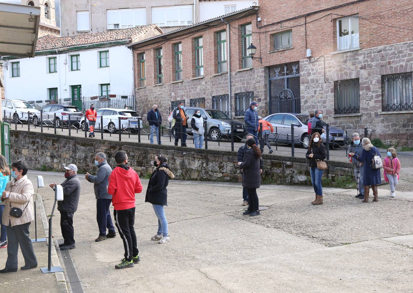 Buena respuesta de los vecinos de Barruelo de Santullán al cribado masivo