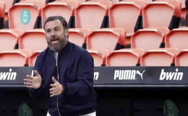 Sergio González quiere «más mordiente sin balón» y «jugar al otro fútbol» contra el Villarreal