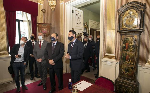 Ábalos en Burgos, «la declaración de impacto ambiental del AVE a Vitoria es inminente»