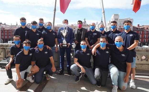 Recepción en el Ayuntamiento al CPLV