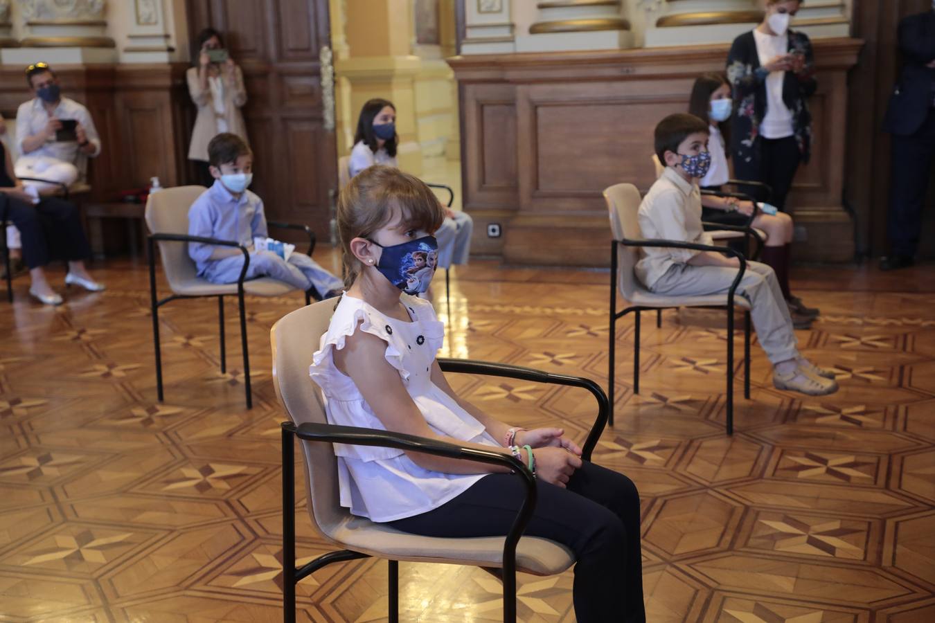 Entrega de los premios de concurso de dibujo infantil 'Decora tu porta-mascarillas'