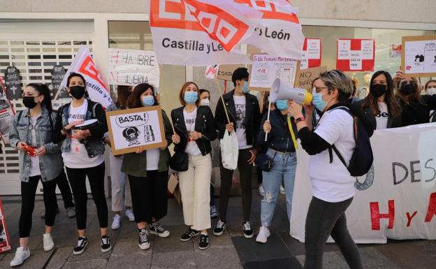 Los trabajadores de H&M mantienen sus protestas por el ERE