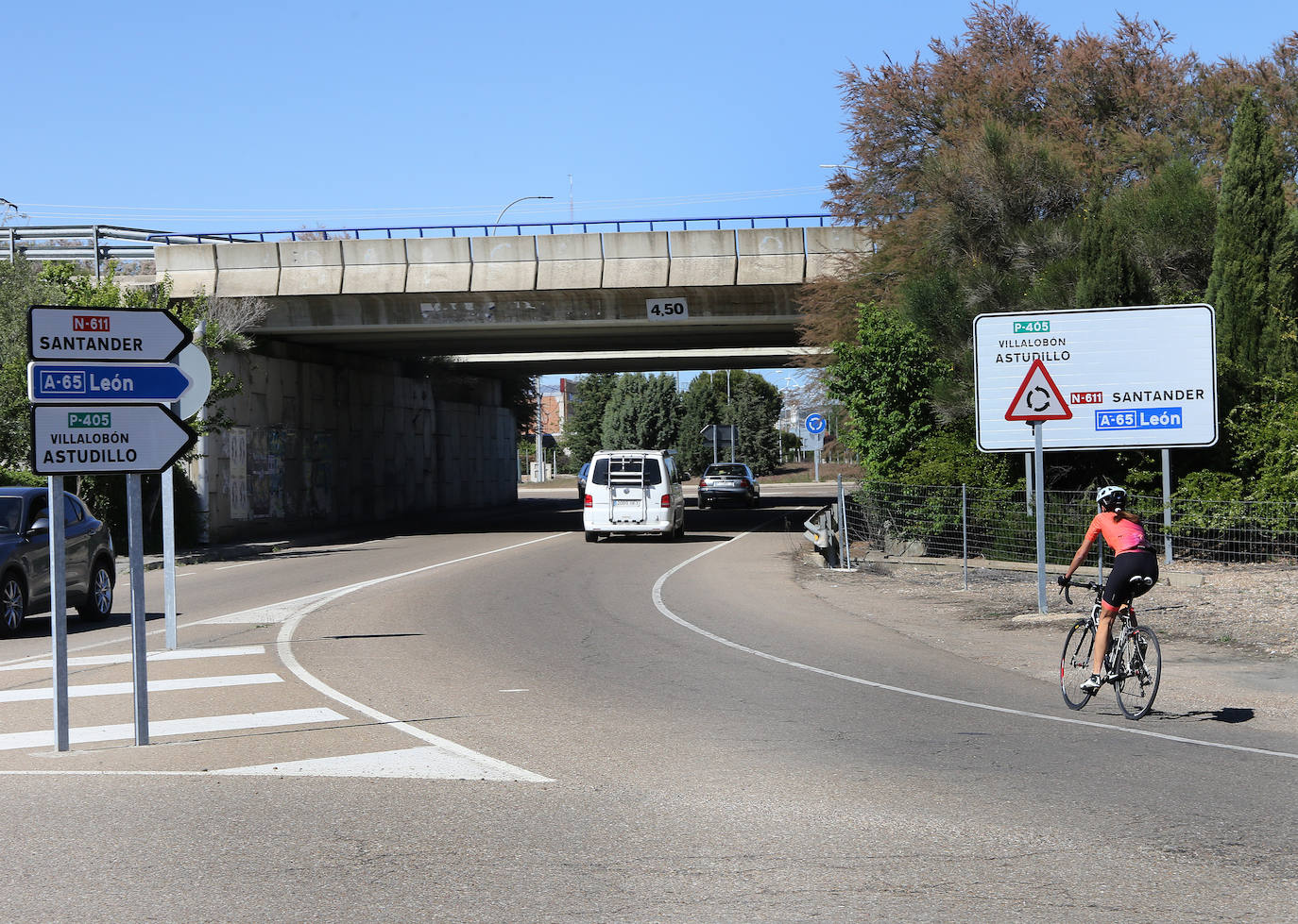 Villalobón proyecta un carril para bicis y patinetes para conectar con la capital palentina