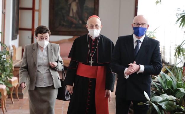 José María Conde y Pilar de Pablos, condecorados por el Papa por su servicio a la Iglesia en Valladolid