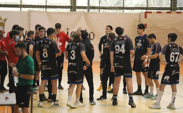 El BM Salamanca finaliza hoy la temporada en su casa frente al Cafés Toscaf Atlética Avilesina