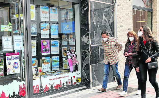 Las primeras reservas llenan de ilusión las agencias de viajes de Palencia