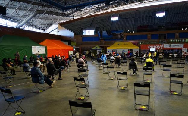 La Junta repesca el jueves y viernes en el Multiusos a los mayores de 60 años de toda la provincia que no se vacunaron en su día