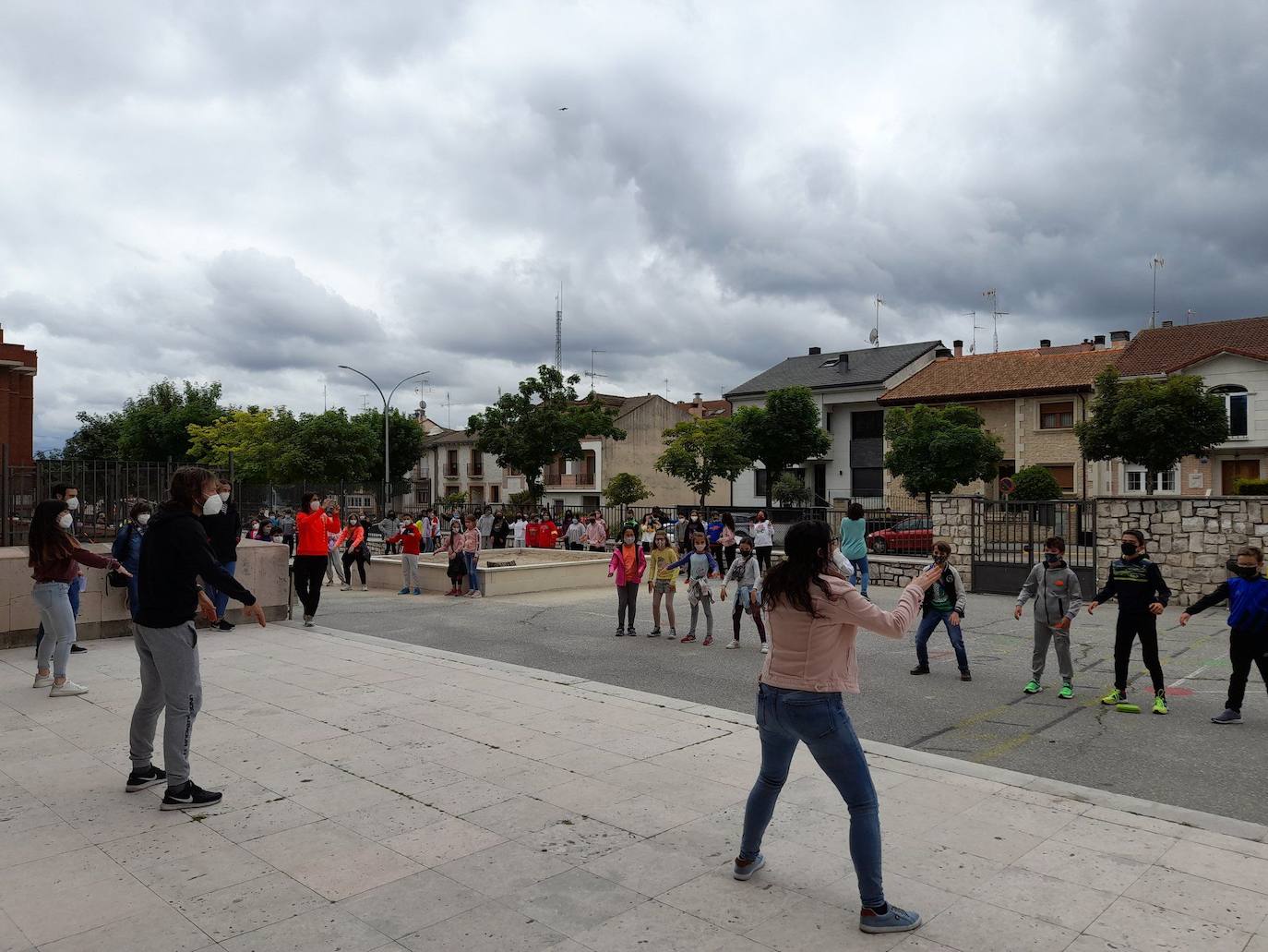 Alumnos del colegio Santa Clara celebran la semana del deporte y la salud