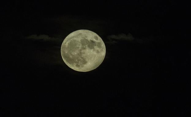 Eclipse lunar y superluna de mayo ¿Cuándo y cómo se pueden ver en Valladolid?