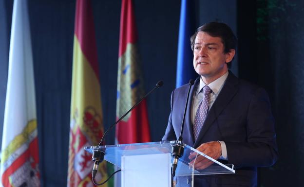 Mañueco pide al Gobierno «despejar la maraña administrativa» para que internet llegue a todo el territorio