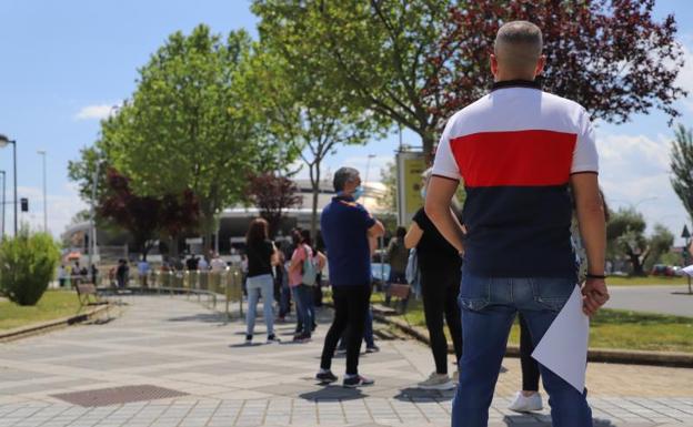 AstraZeneca gana «por goleada» en la vacunación masiva para recibir la segunda dosis en Salamanca