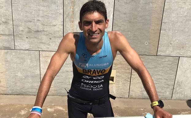 Alberto Bravo, 12º en el Nacional de Triatlón de Larga Distancia y campeón por clubes