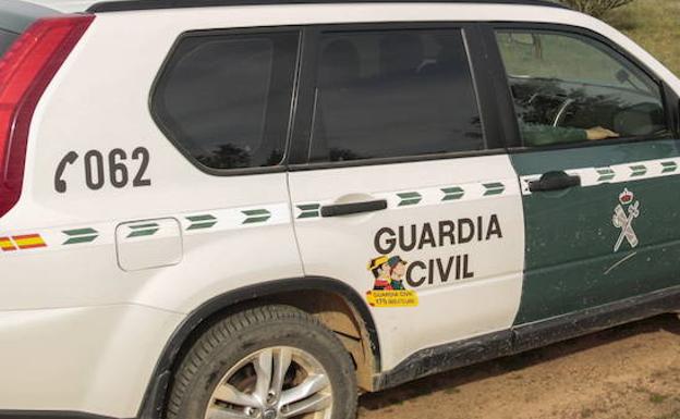 Un hombre amenaza a varios vecinos de Villabrágima con una catana