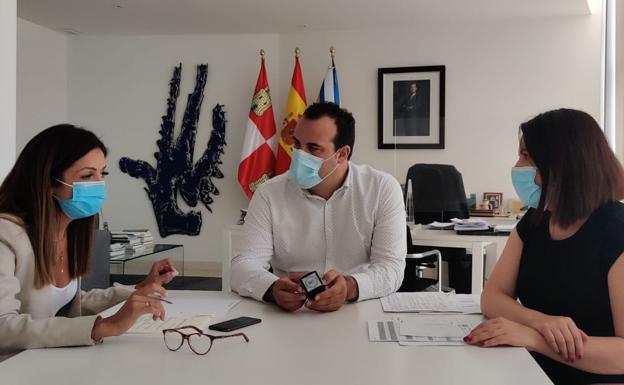 Santa Marta firma un convenio con las residencias del Grupo Colisée para facilitar el acceso de sus mayores