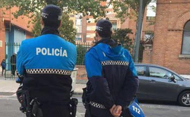 Detenido tras empujar y dar puñetazos a su hijo, quien denuncia maltrato habitual de su padre ebrio