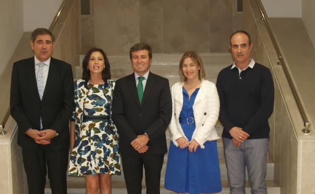 El Ayuntamiento de Íscar reestructura su organigrama y reduce de siete a cinco el número de concejalías