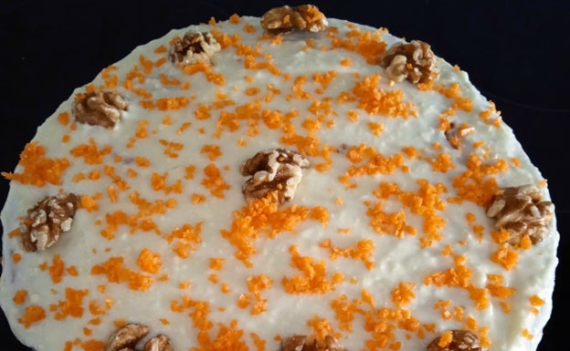 Bizcocho casero de zanahoria con nueces
